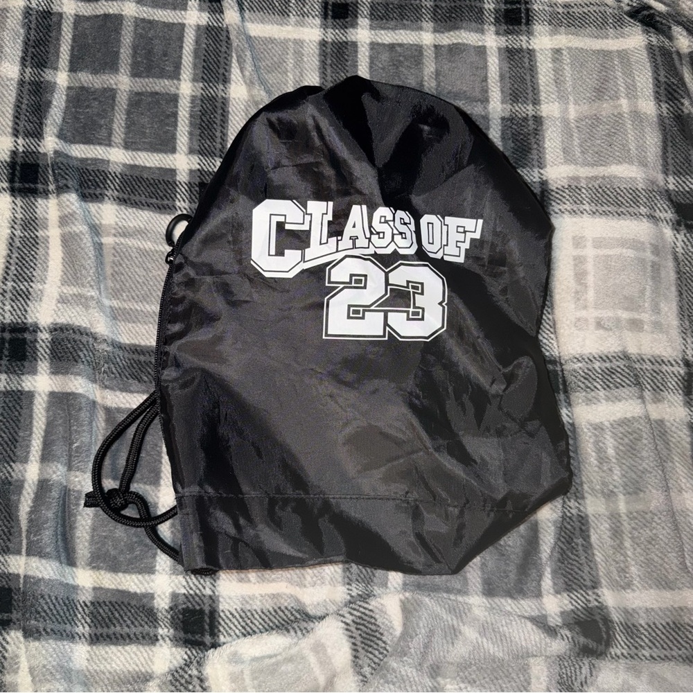Stylish Black Drawstring Backpack - image 2